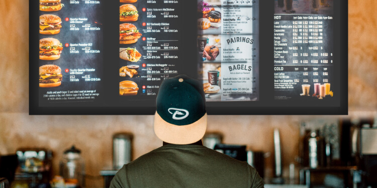 Enhancing Guest Experiences: Digital Signage Solutions in Restaurants and Hotels